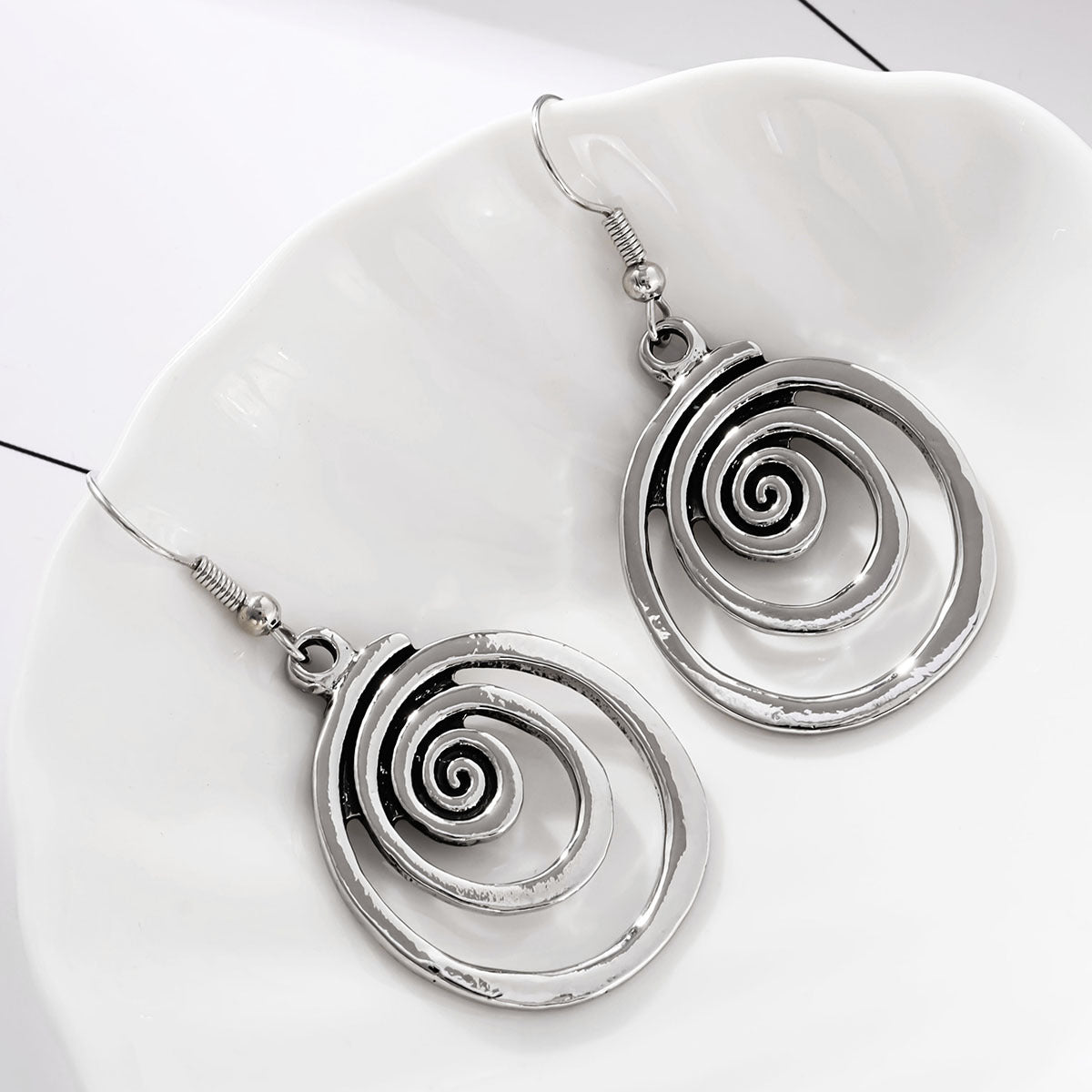 Boucles d'oreilles rétro géométriques en spirale en détresse, personnalité