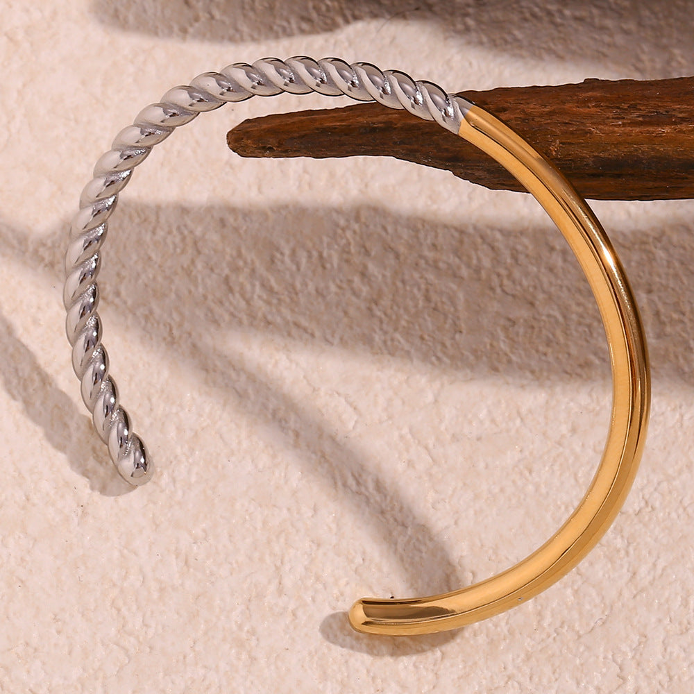 Pulsera brillante a juego con colores torcidos