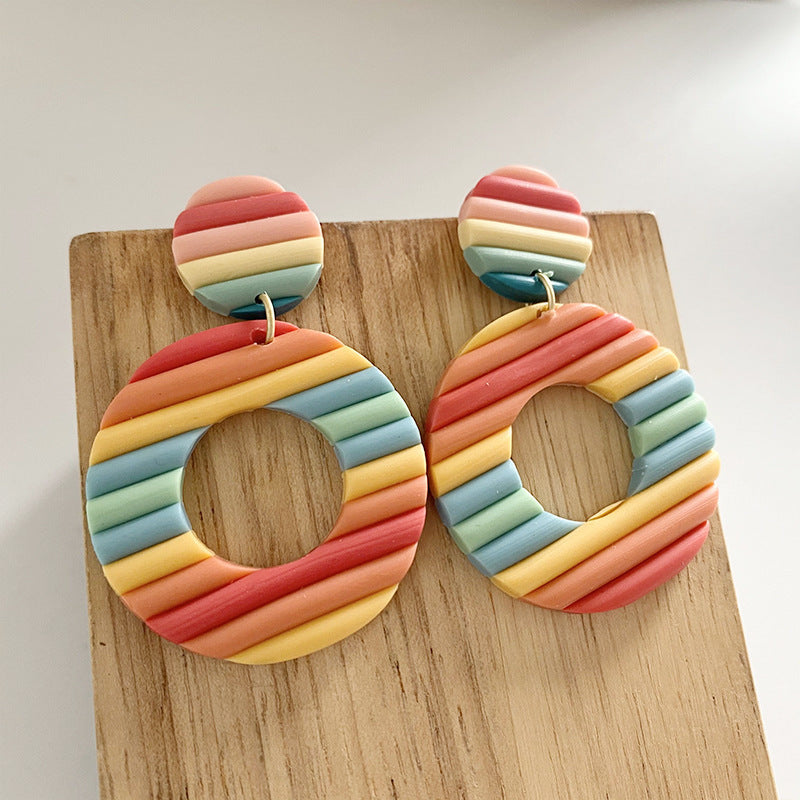 Pendientes de arcilla polimérica agregada Brickearth Rainbow Bar Arte multicolor