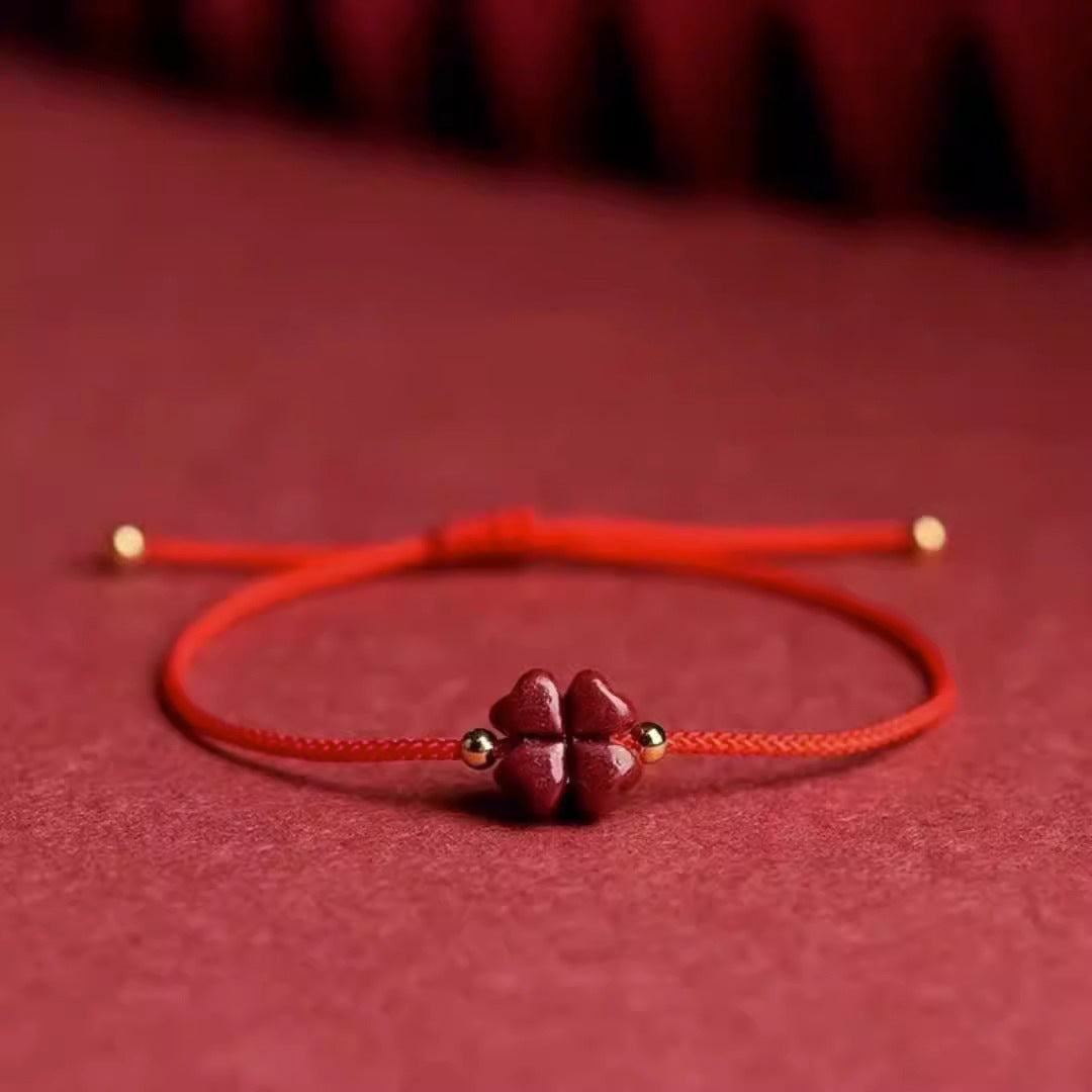 Bracelet corde rouge trèfle cinabre