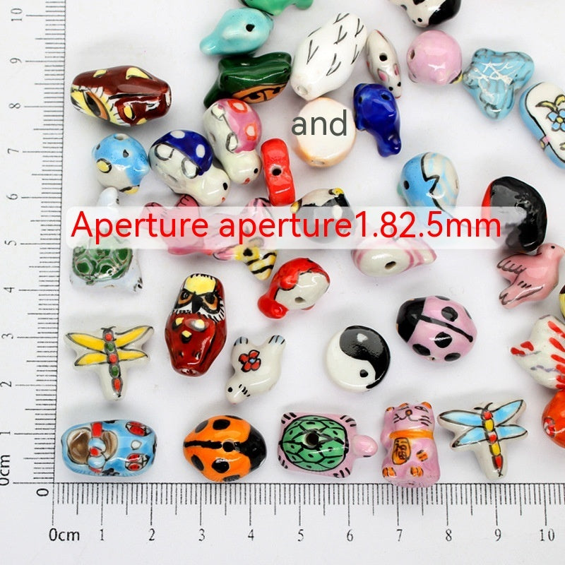 Cuentas dispersas perforadas de cerámica color tarjeta pintadas a mano