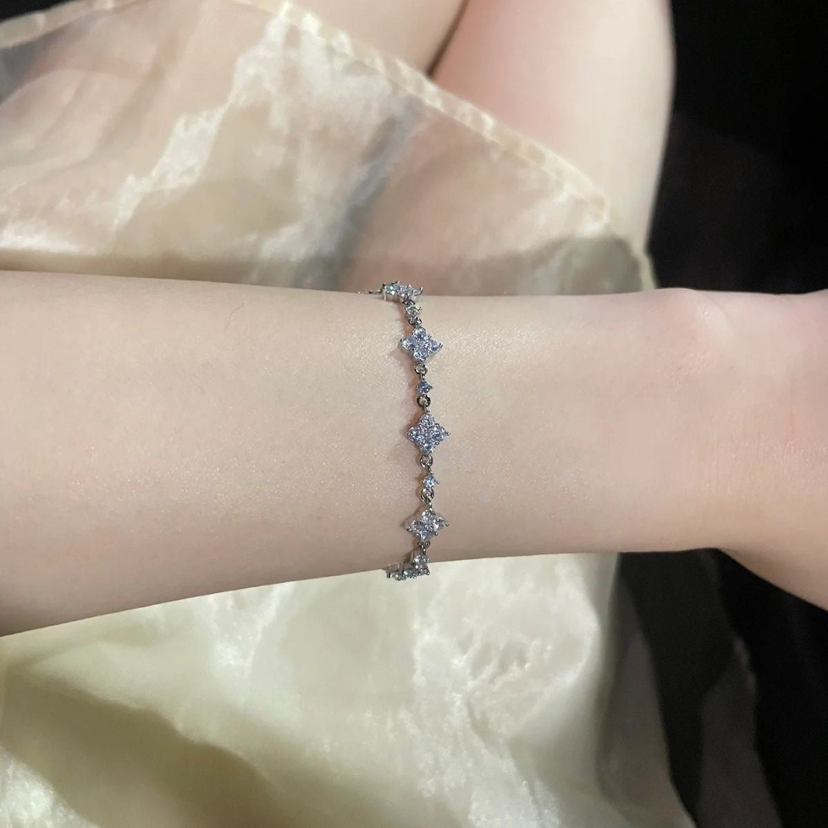Bracelet brillant élégant personnalité féminine tout-match réglable