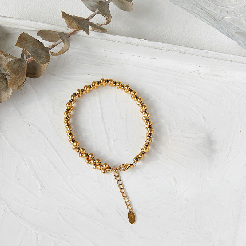 Bracelet multicouche rétro français à trois rangées de perles rondes pour femmes