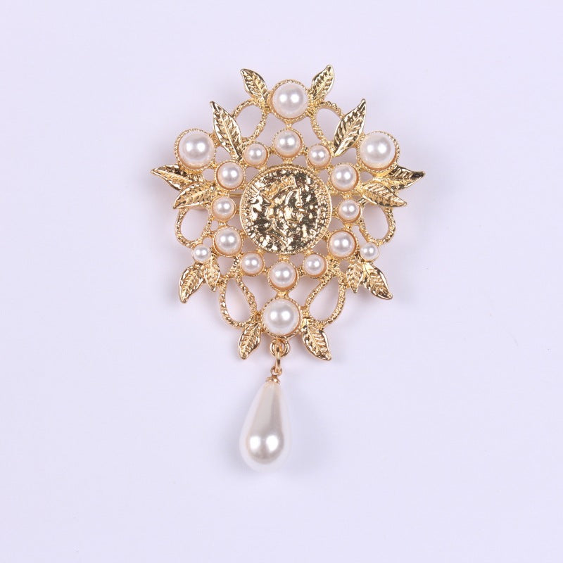 Broche de manteau de style baroque rétro Design Court