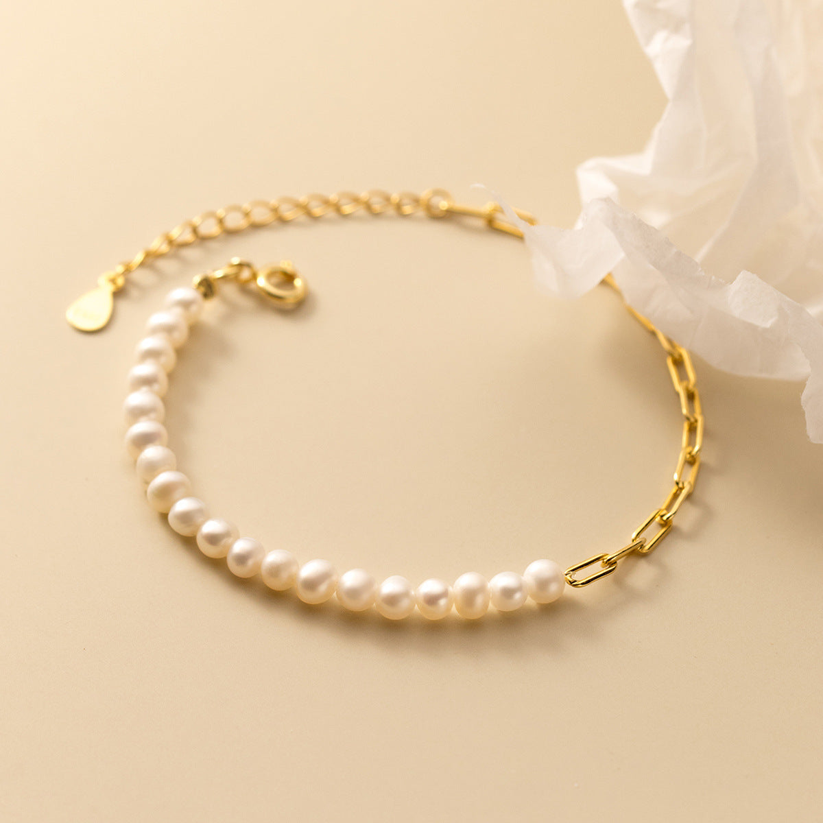 Women's Elegant Pearl Square Hollow Bracelet