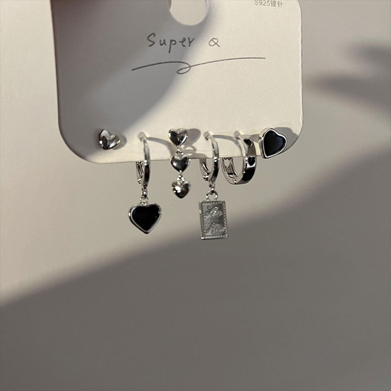 Boucles d'oreilles féminines à la mode et assorties avec tout