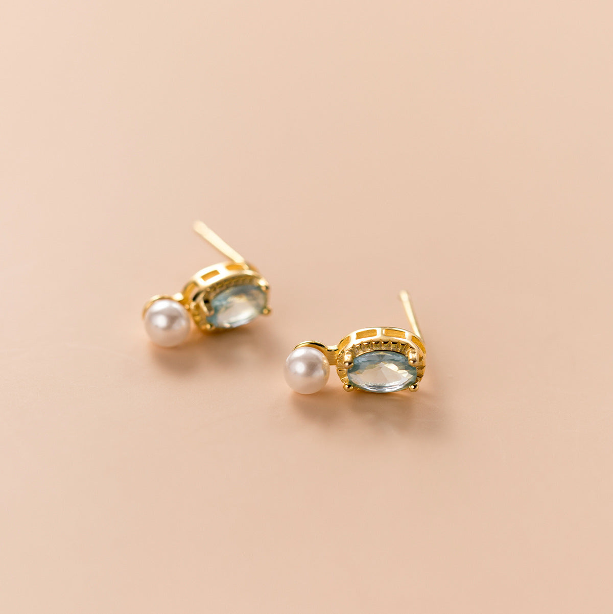 Boucles d'oreilles à tige en perles synthétiques et diamants bleus élégants pour femmes