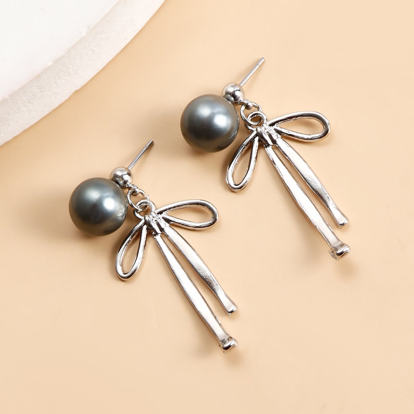 Retro French Pearl Bow Temperament Earrings