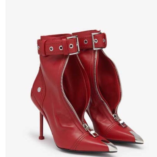 Bottes en forme de boucle pointue en métal à talons hauts