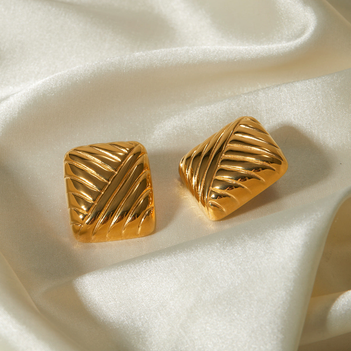 18k Gold Stainless Steel Square Woven Pattern Earrings