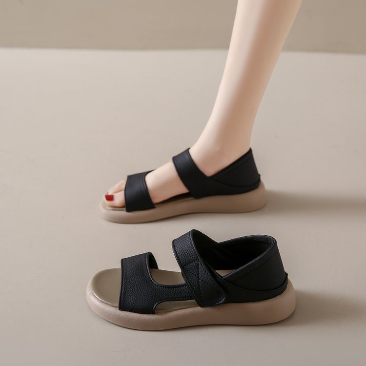 Sandales de style féerique à bout rond et à fond épais