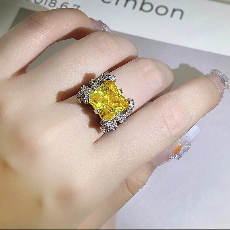 Bague ouverte taille fleur de glace carrée princesse jaune diamant