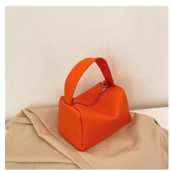Bolso de mano con cadena todo fósforo de nueva moda de primavera