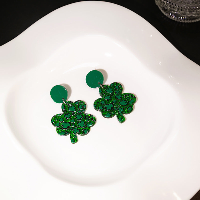 Boucles d'oreilles élégantes en acrylique avec trèfle vert