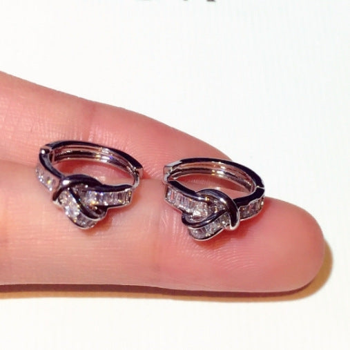 Boucles d'oreilles géométriques simples incrustées de zirconium pour femmes