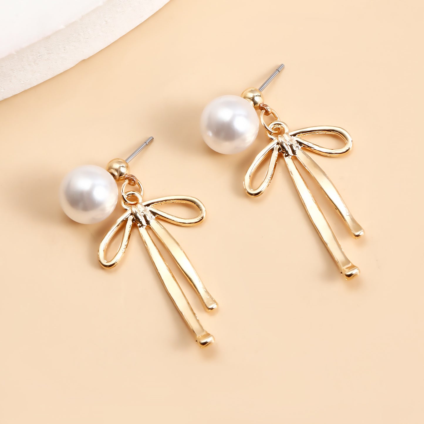 Retro French Pearl Bow Temperament Earrings