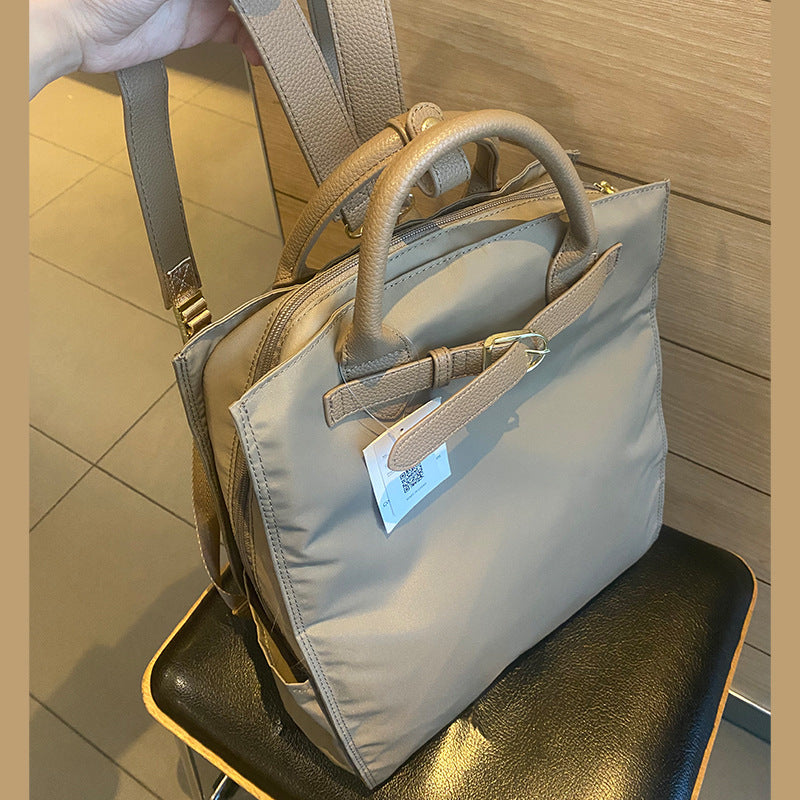 Le sac à dos pour femme est ferme et imperméable