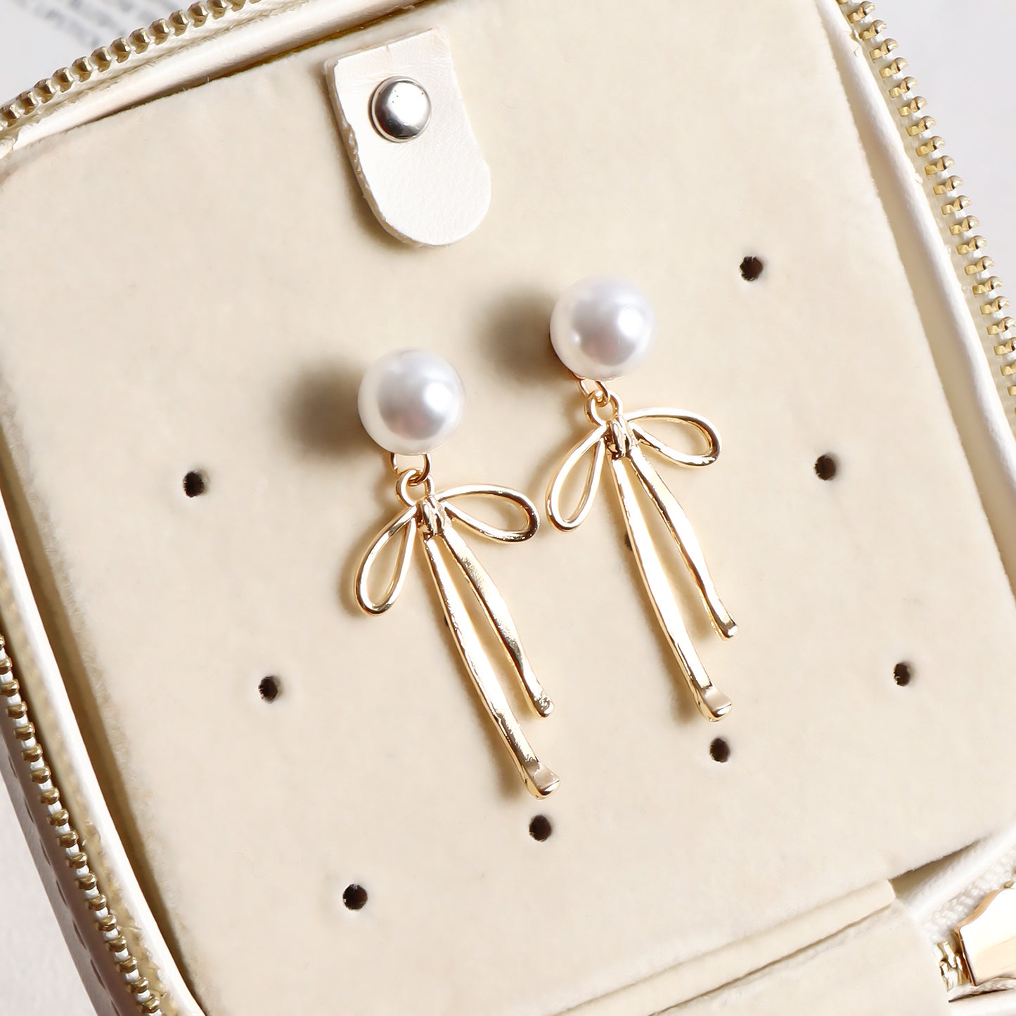 Retro French Pearl Bow Temperament Earrings