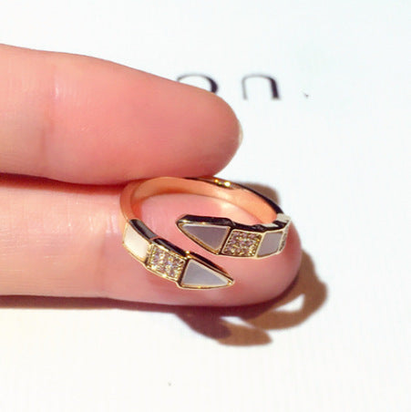 Anillo de temperamento con patrón de geometría de moda para mujer