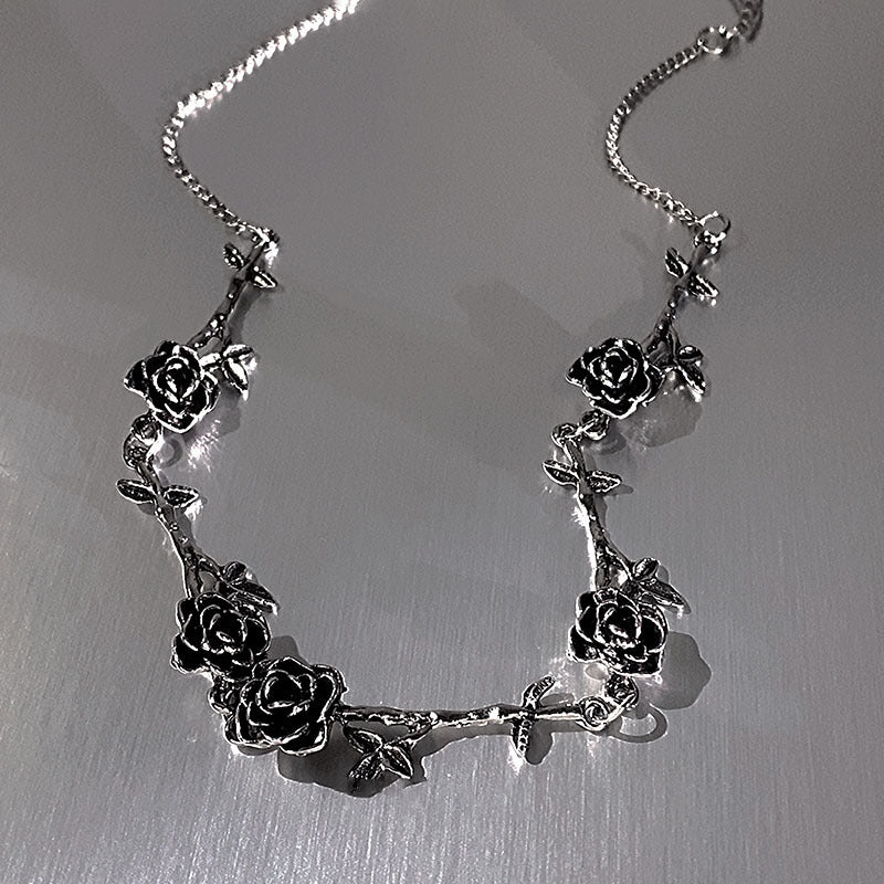 Dark Thorn Rose Necklace Women's Retro Distressed