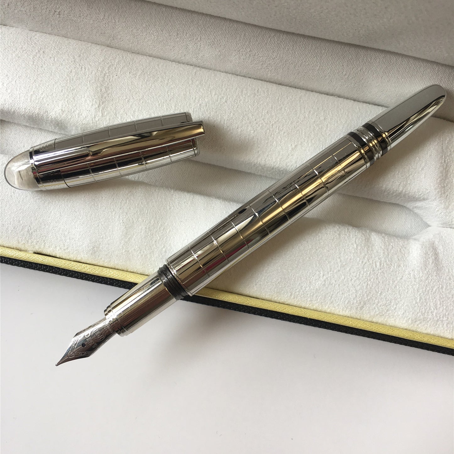 Interstellar Crystal Head Series Bolígrafo Roller de metal Pluma estilográfica Pluma estilográfica clásica de carbono