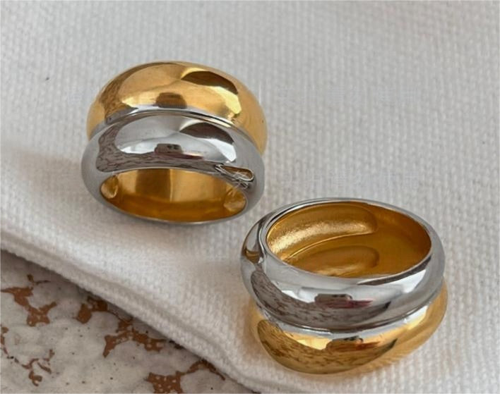 La textura del anillo de color de contraste clásico, elegante y moderno, es un anillo elegante, muy ancho y duradero.