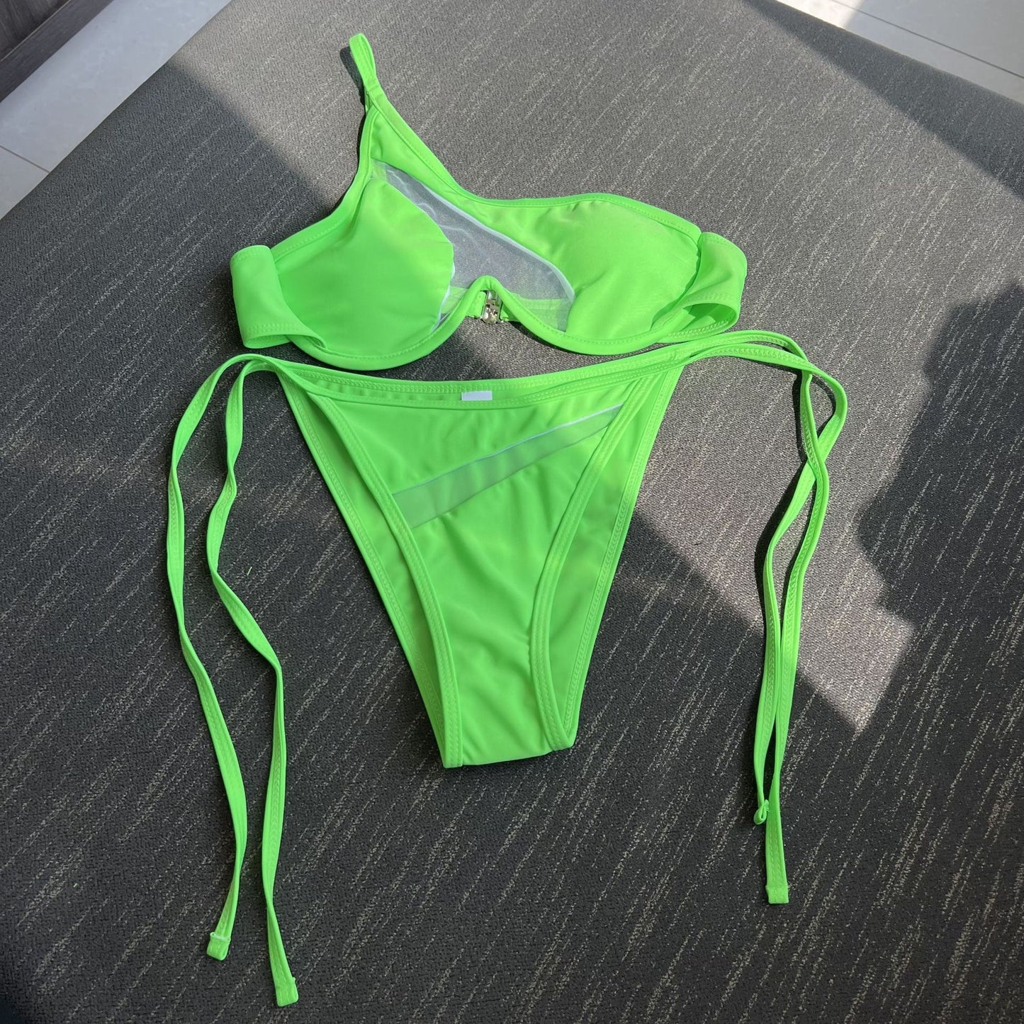 Bikini de maillot de bain fendu à la mode pour femmes