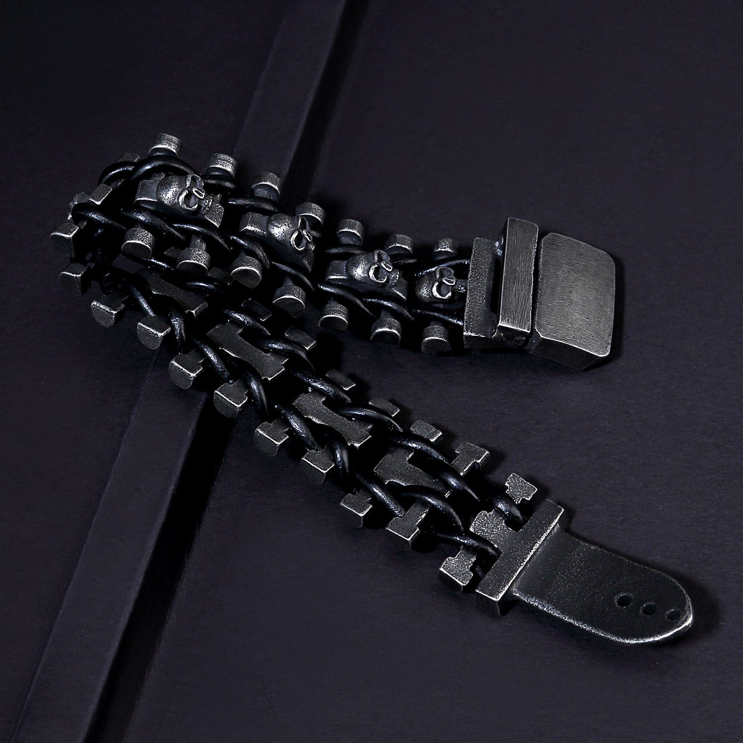 European And American Men's Stainless Steel Skull Bracelet