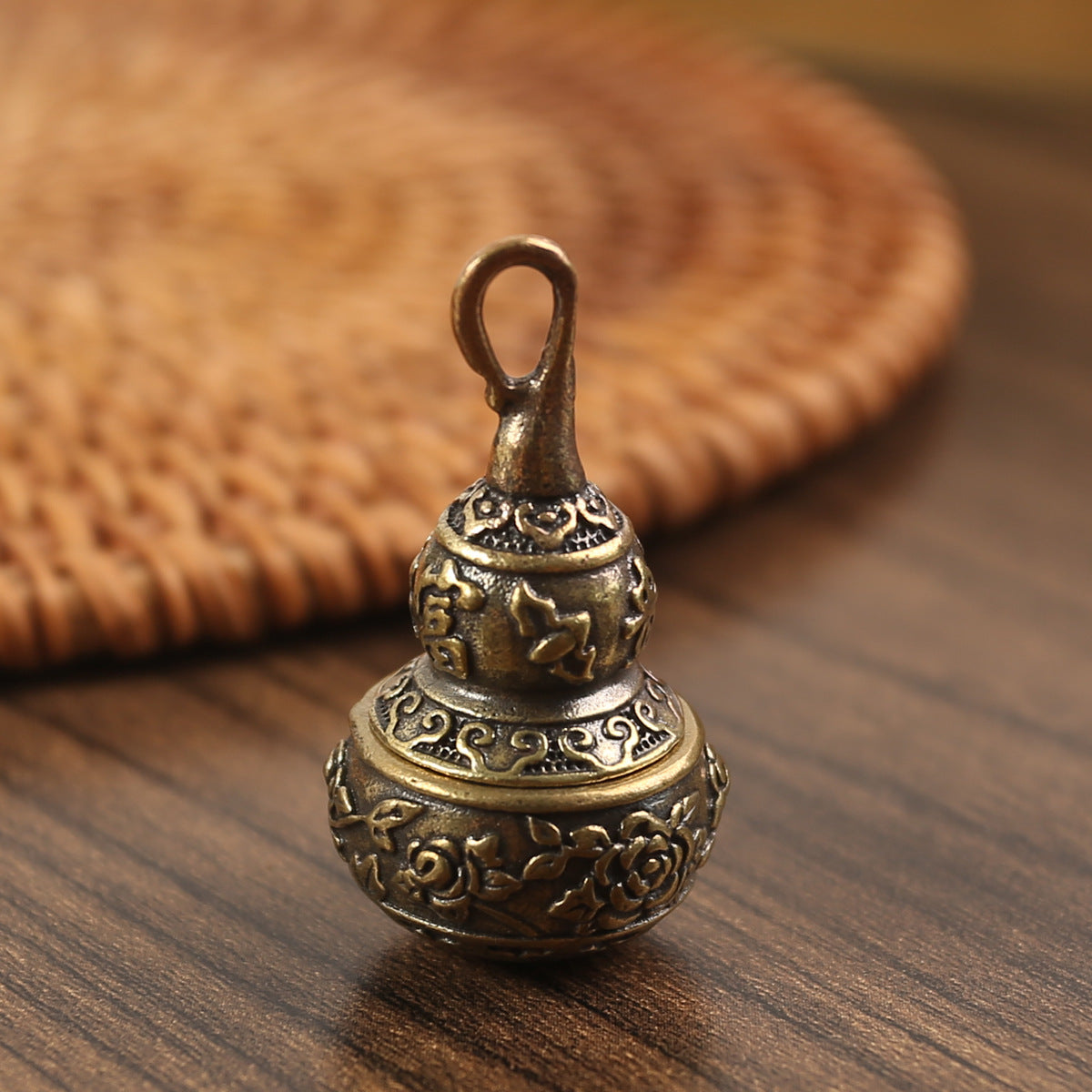 Colgante de llavero de cobre puro con apertura media de calabaza rica retro