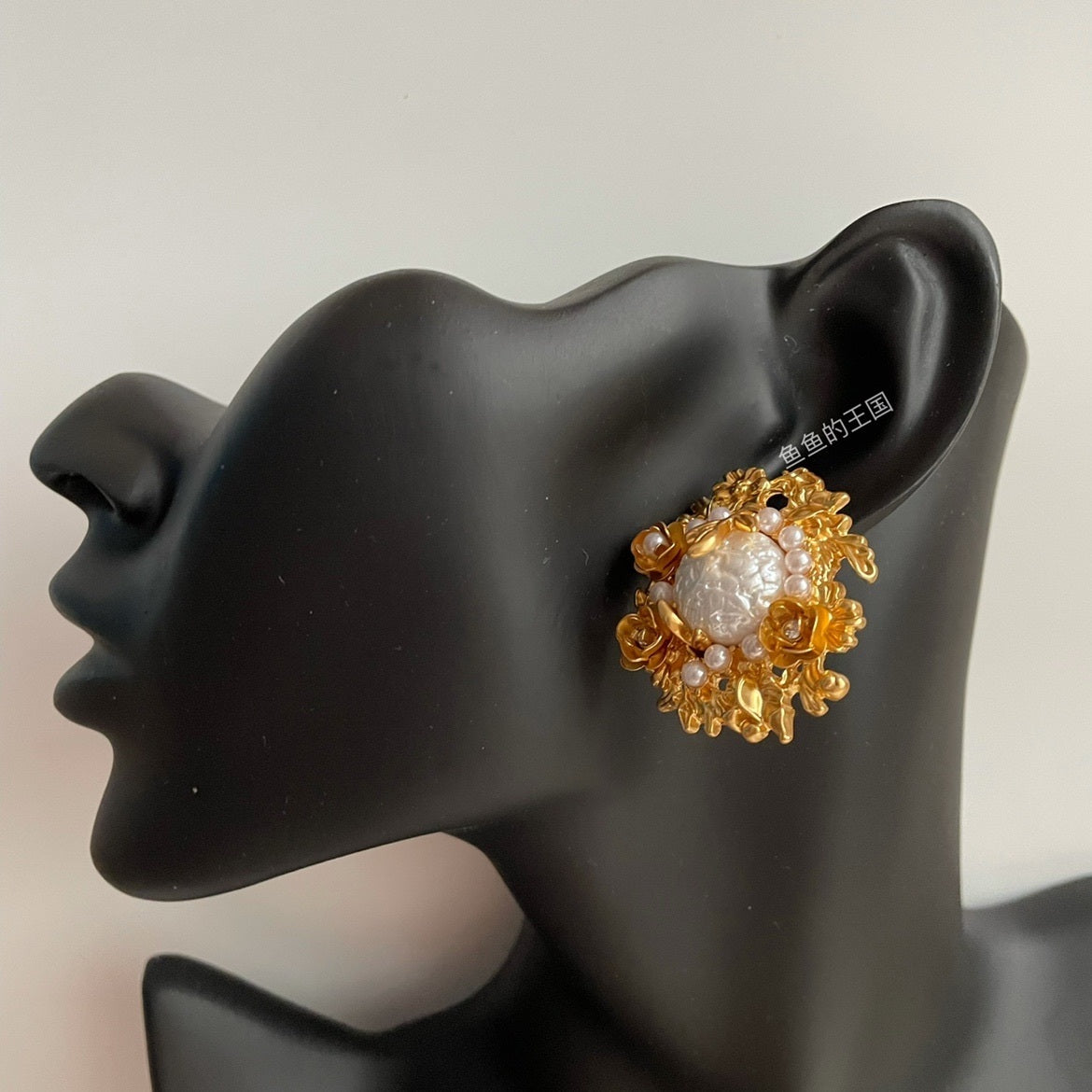 Pearl Retro Exaggerated Middle Age Earrings
