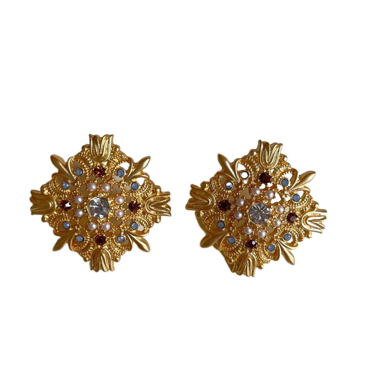 Retro Hollow Rhinestone Court Stud Earrings