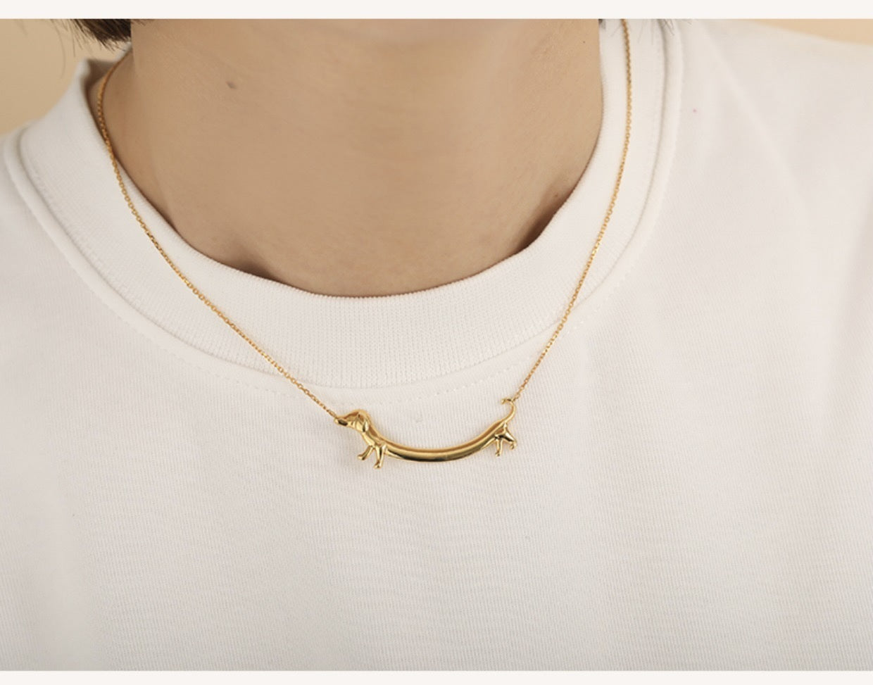 Collier mignon de chien de saucisse de niche créative de mode des femmes
