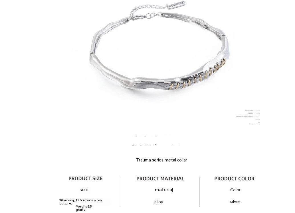 Collier métallique de niche féminine