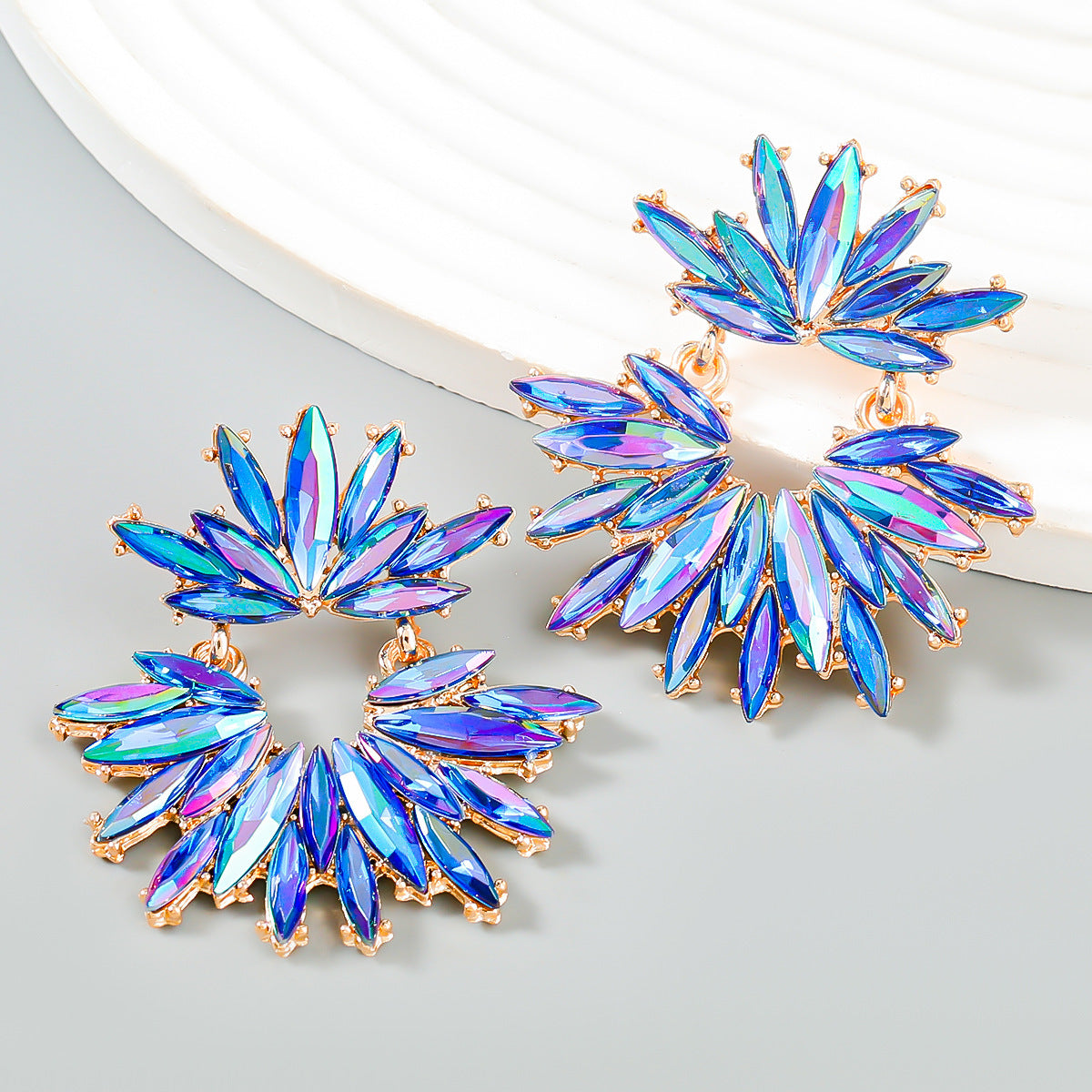 Exaggerated Flower Full Diamond Earrings Women