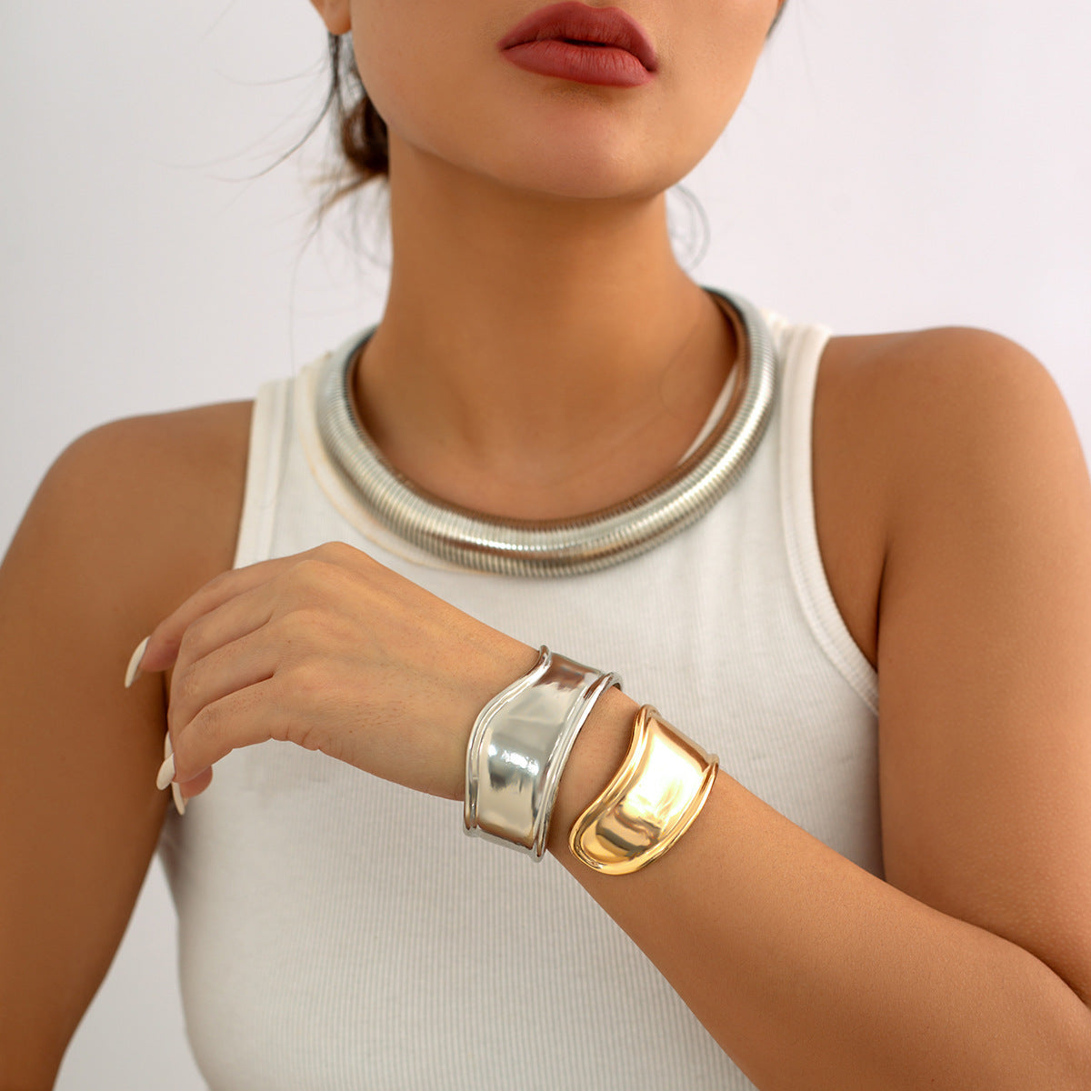 Collier africain punk exagéré en os de serpent