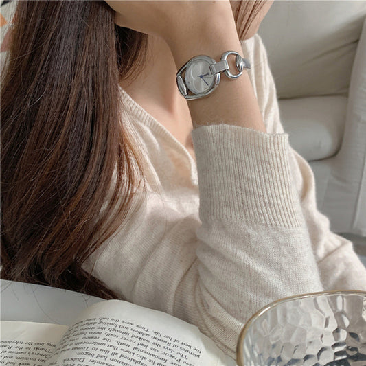 Niche Rétro Artistique Cadran Bracelet En Acier Montre Pour Femme