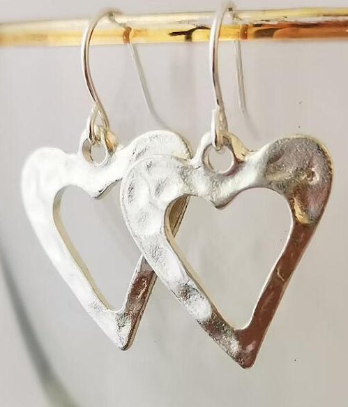 Boucle d'oreille rétro en forme de cœur pour la Saint-Valentin, Station indépendante
