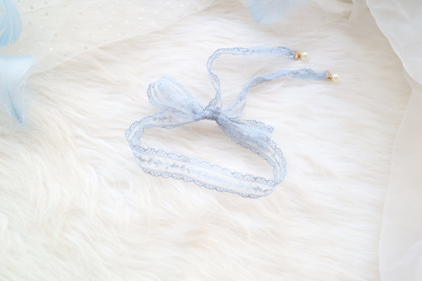 Sweet Accessories Collier ras du cou en perles avec ruban de dentelle gris et bleu