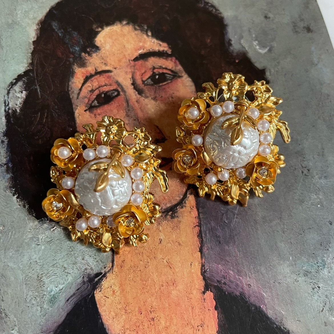 Pearl Retro Exaggerated Middle Age Earrings