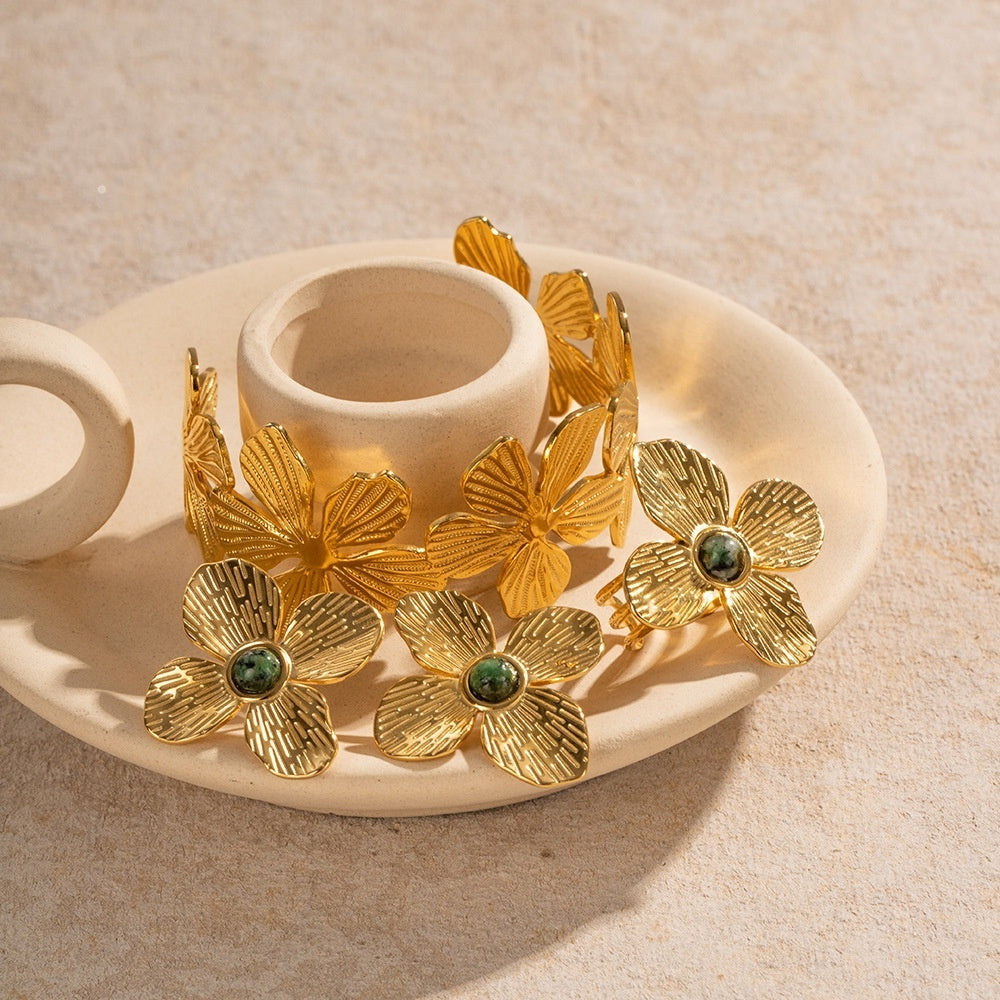 Nueva pulsera de flores, traje de alta calidad, elegante temperamento antiguo, adorno de acero de titanio turquesa africana