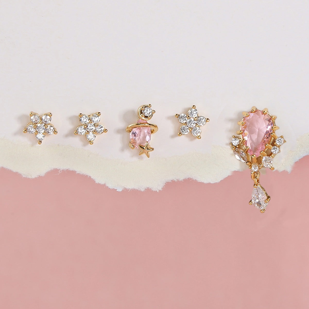 Ensemble de cinq pièces de clous d'oreilles en zircon