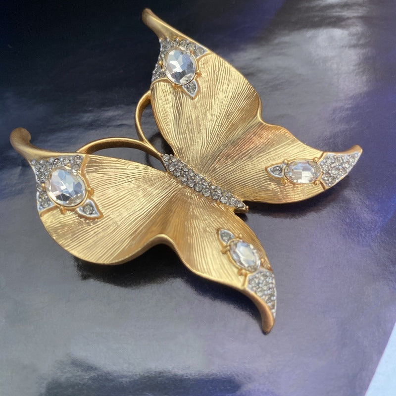 Autumn And Winter New Advanced Two-tone Craft Retro Gold Drawing Butterfly Studs