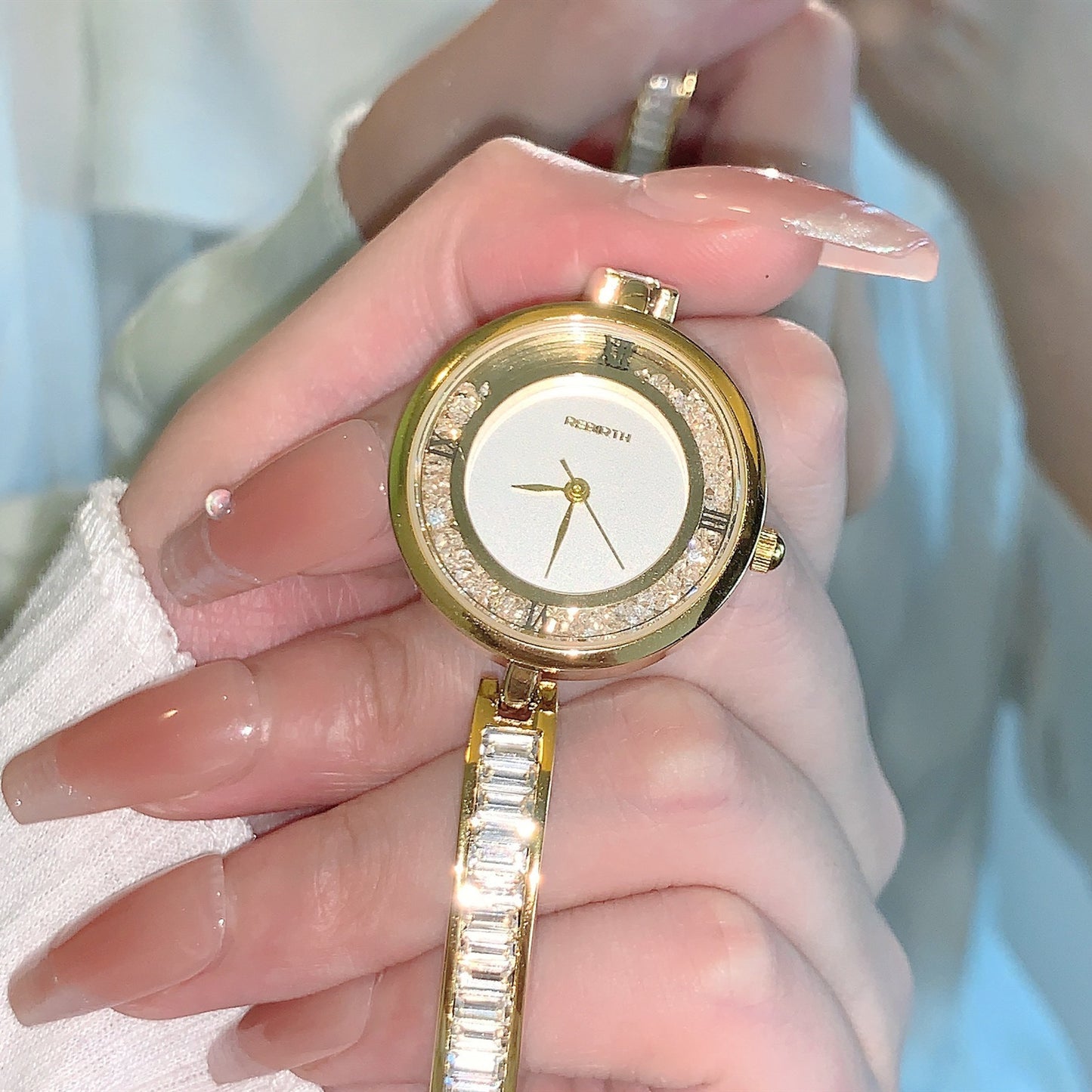 Montre en alliage avec bracelet en diamant pour femme