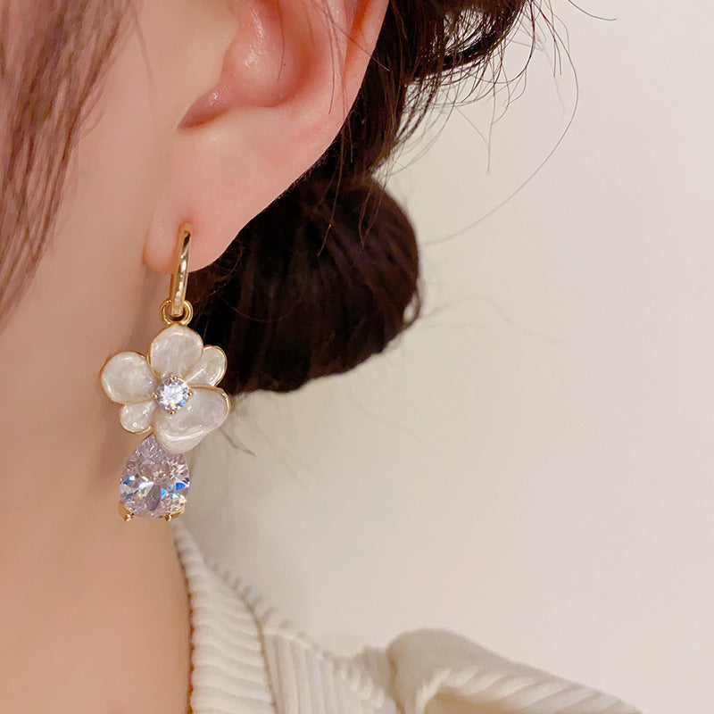 Fashion Flower Zircon Elegant Retro Earrings