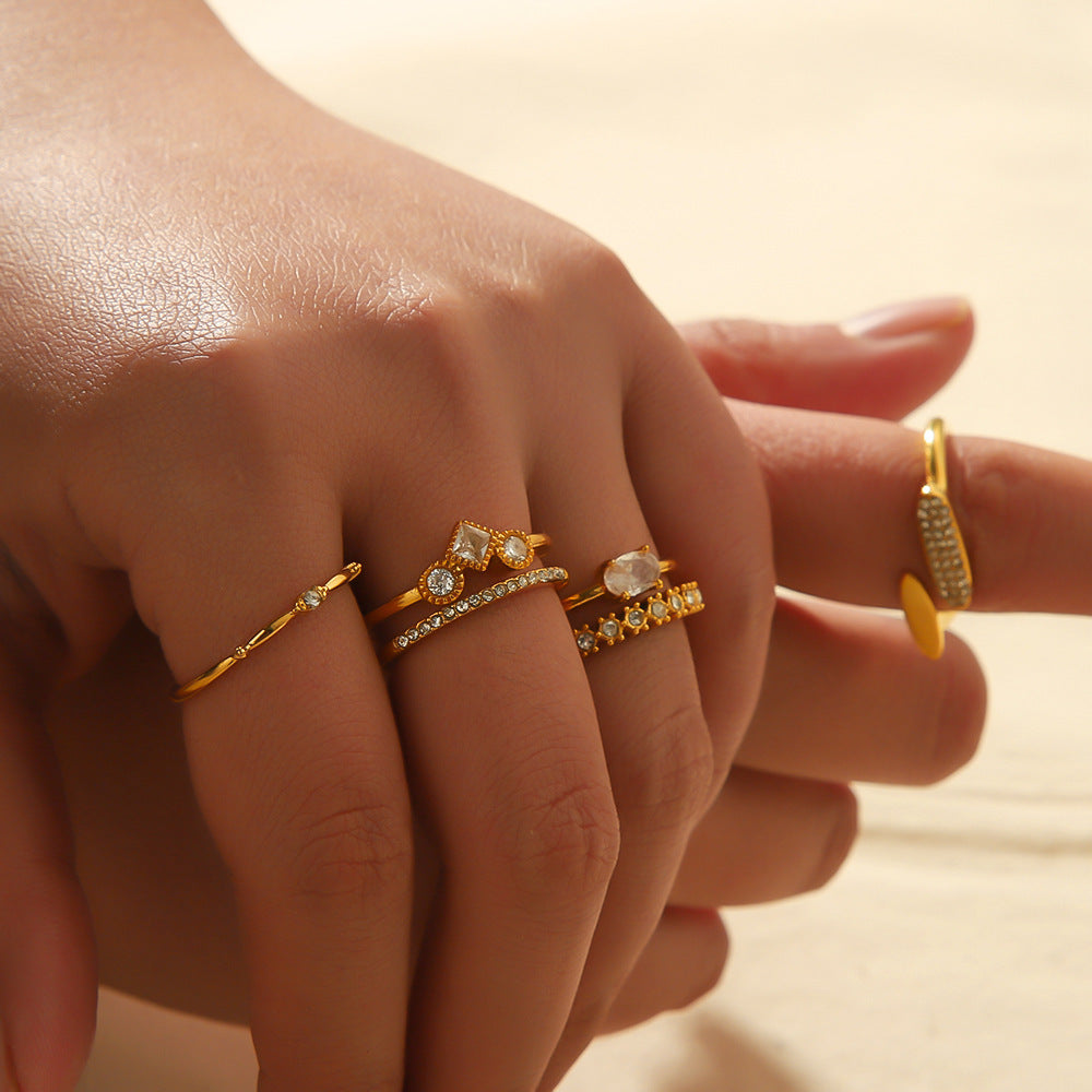 Bague en acier inoxydable avec zircon incrusté de design rétro