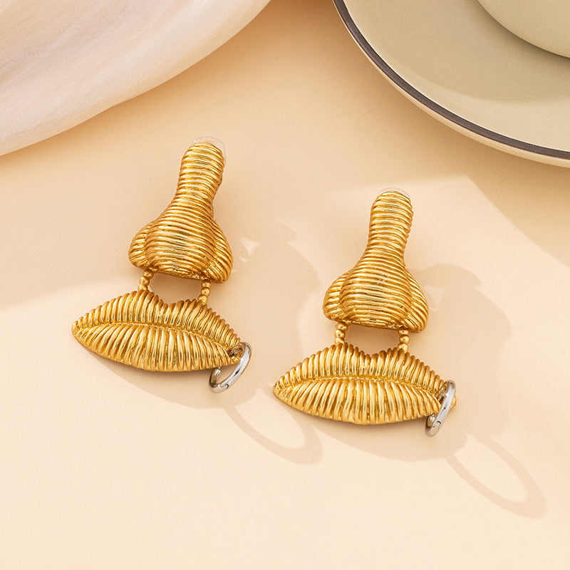 Simple Retro Nose And Lip Minority Design Earrings