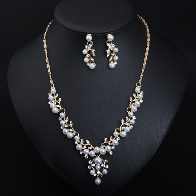 Suite de colliers et boucles d'oreilles en perles de strass simples