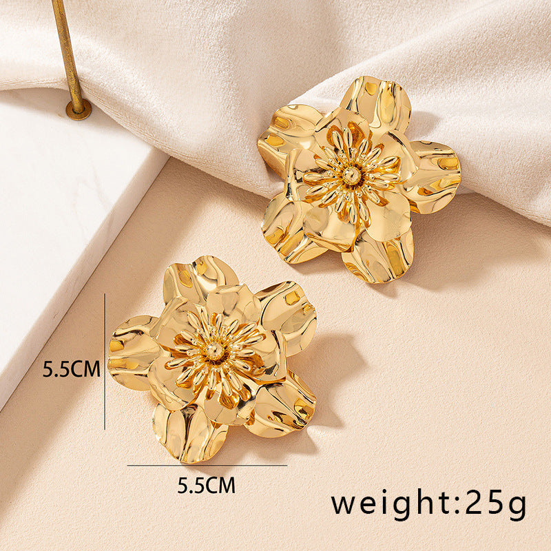 Boucles d'oreilles à fleurs Vintage pour femmes, Design de Niche, peinture en aérosol, clous d'oreilles