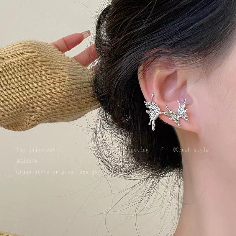Boucles d'oreilles à tige intégrées en forme de papillon liquide argenté, Clip d'oreille