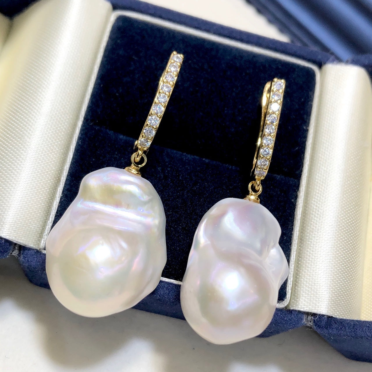 Boucles d'oreilles en perles Edison à lumière magique de forme baroque d'eau douce naturelle